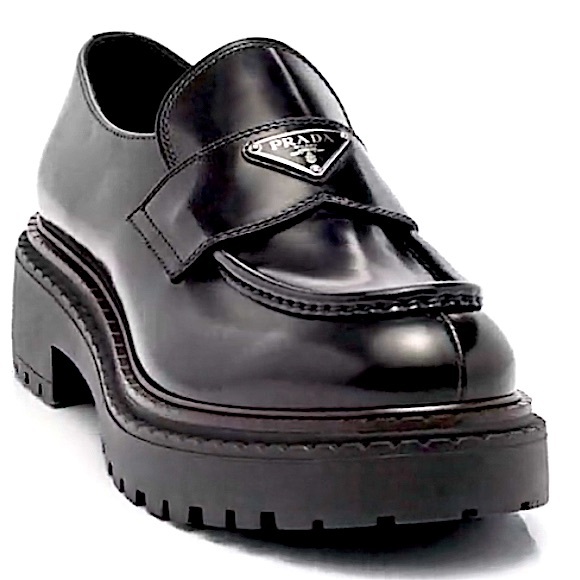 PRADA - Picture 13 of 16